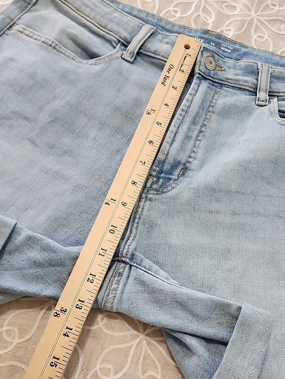 Old Navy Light Blue Rolled-Hem Wow Denim Shorts - Picture 11 of 12